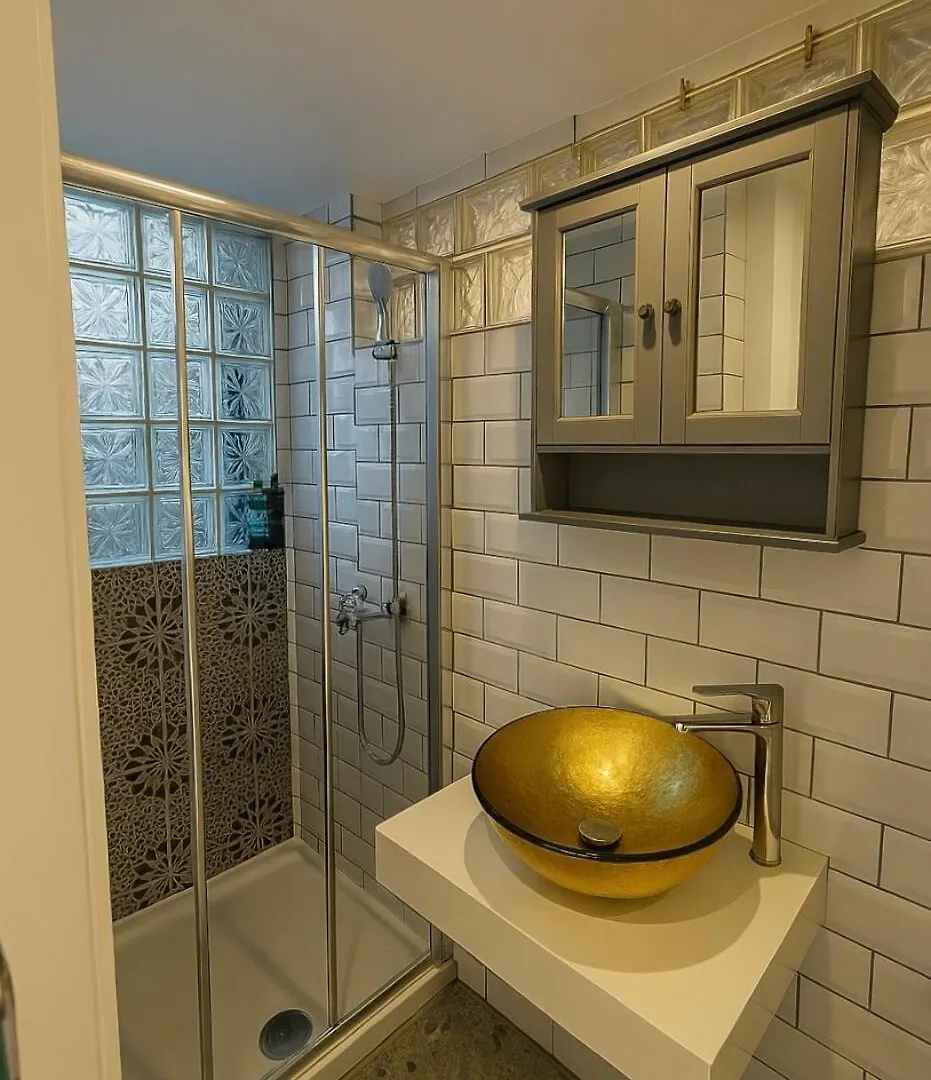 Modern Studio In Canary Wharf With Hot Tub London Apartment