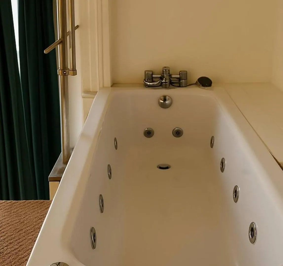 Modern Studio In Canary Wharf With Hot Tub London